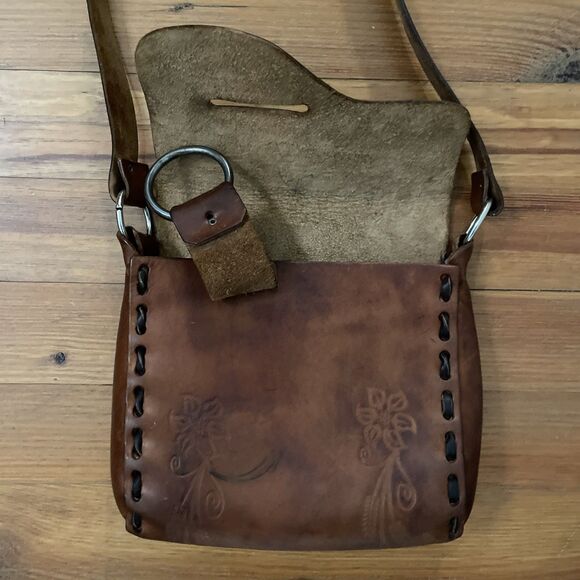 Vintage Leather Floral Tooled Shoulder Bag Saddle Bag 9x9.5 in - Picture 6 of 12